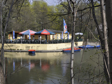 Wypożyczalnia łodzi w Parku Großer Garten